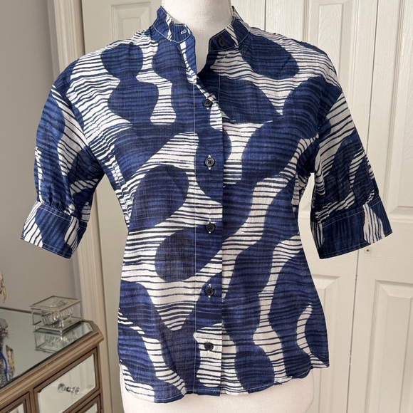 Banana Republic Tops - Banana Republic Blue & White Design Adorable Button-Up Top - Boxy & Fun XS ❤️